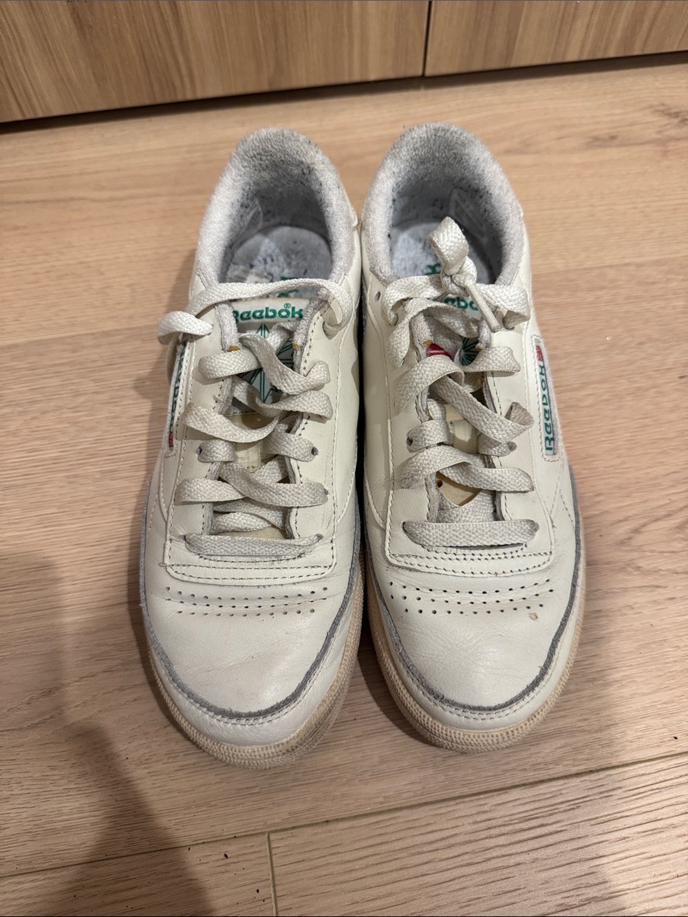Reebok women’s Classic White Leather Sneakers